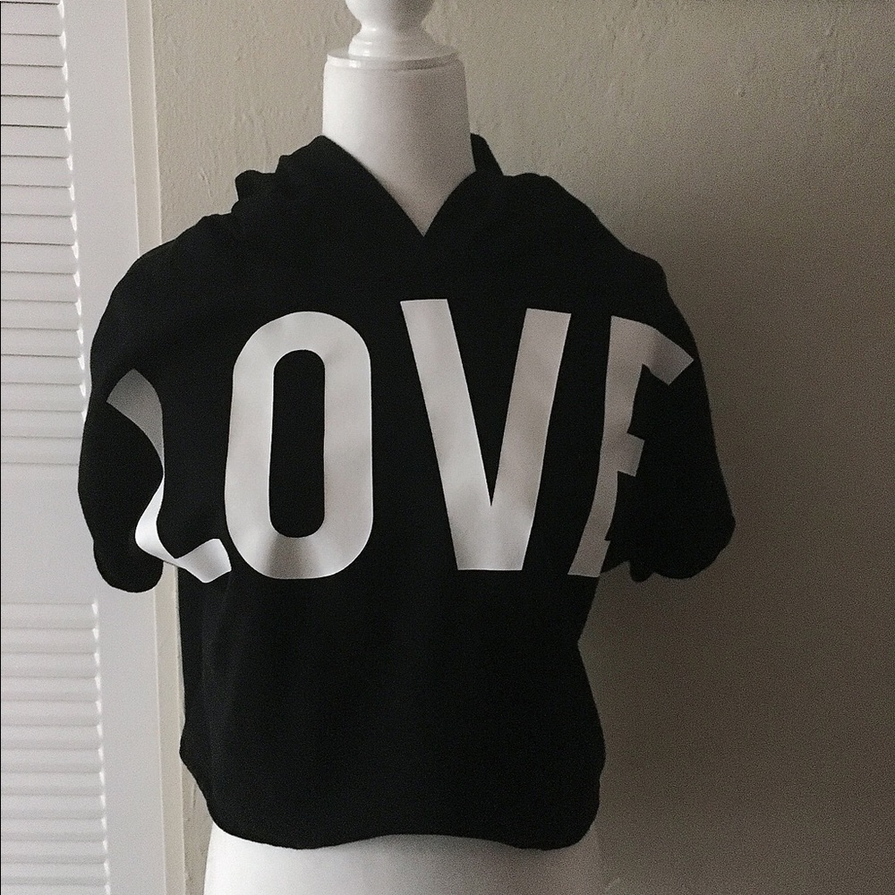 Black hoodie with short sleeves LOVE